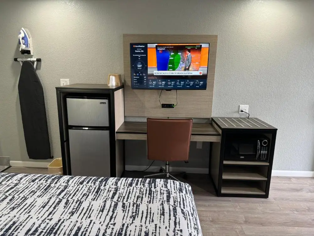 Copper Manor Motel 6